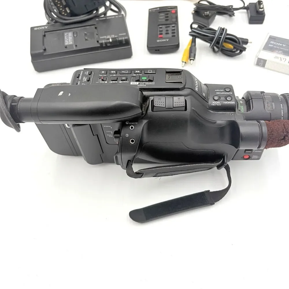 Sony CCD-F55 Video8 Handycam Camcorder w/ Charger Remote Manual Tape AS-IS Parts